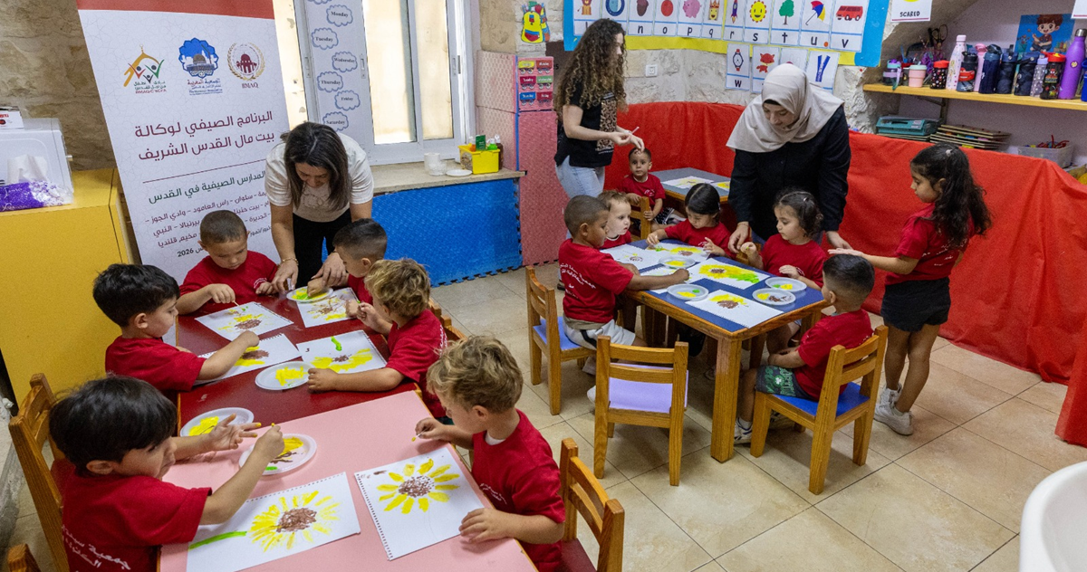 ورش الرسم وقراءة القصص تستقطب الأطفال في المدرسة الصيفية بجمعية سيدة البشارة بالقدس